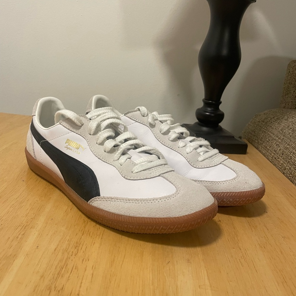 Super Liga OG Retro Men's Sneakers White Upper and Gum Outsole Mens 9.5